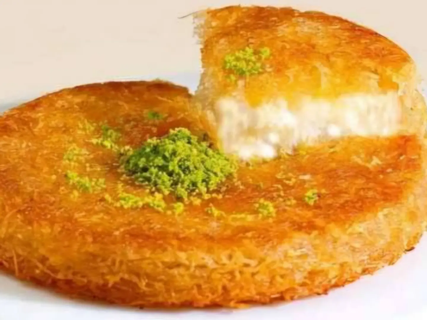Small Kunafa With Cream And Mocha Sauce
