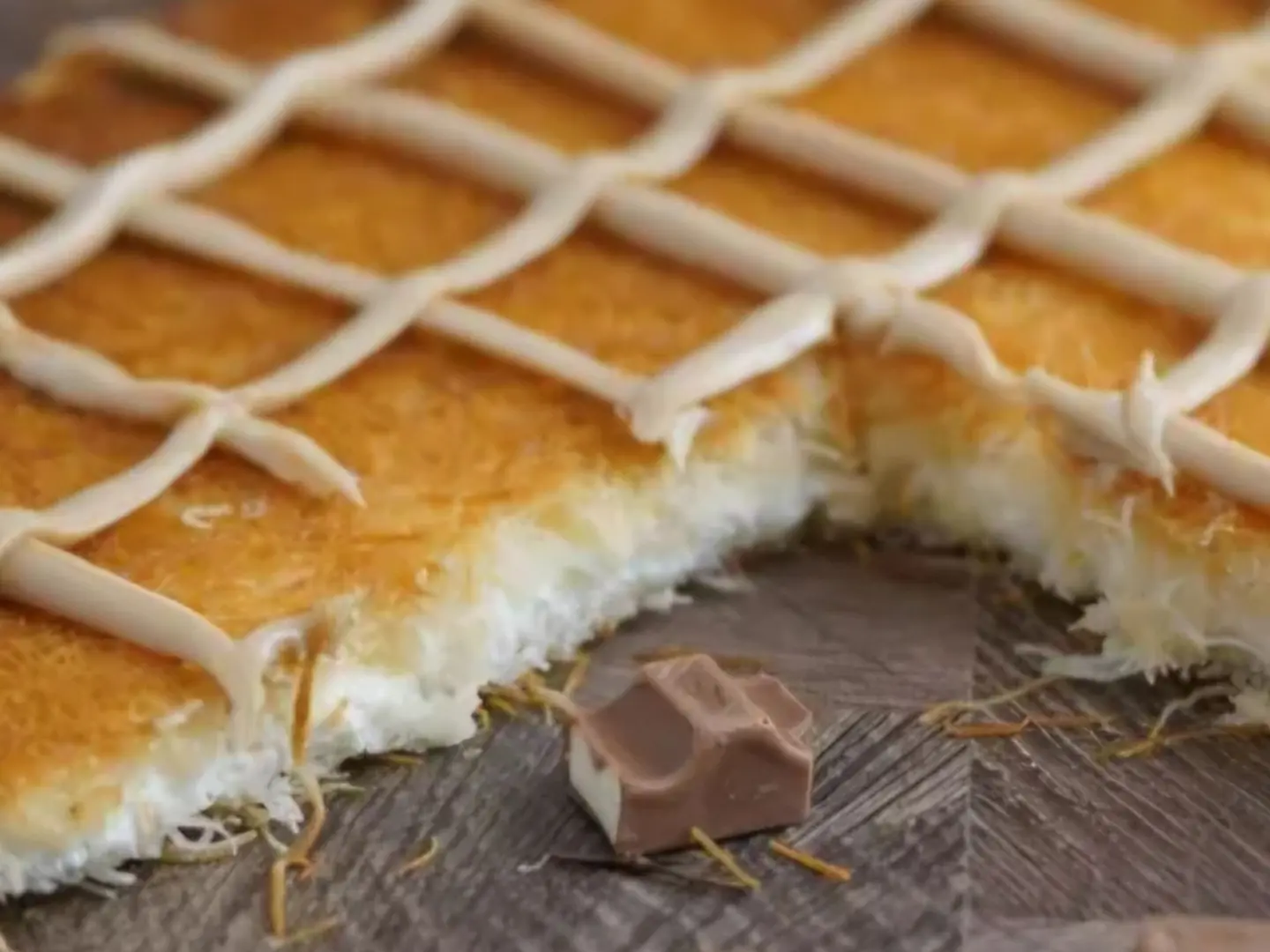 Kunafa With Cream, Milk, Kinder Sauce Medium