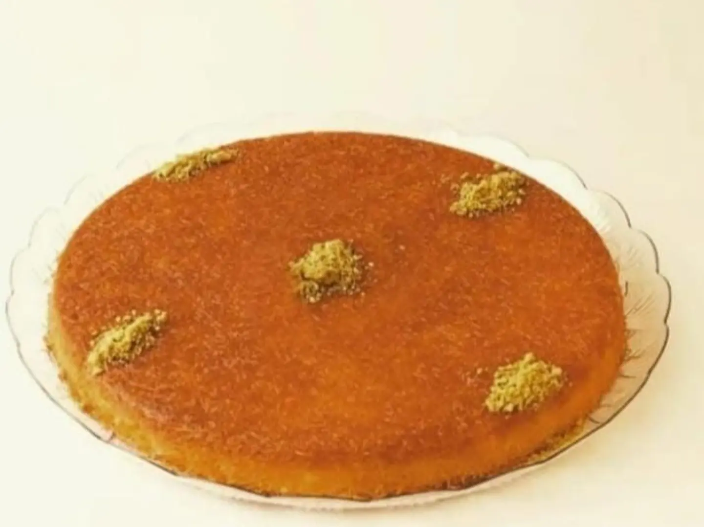 Cream Kunafa With Caramel Sauce Medium