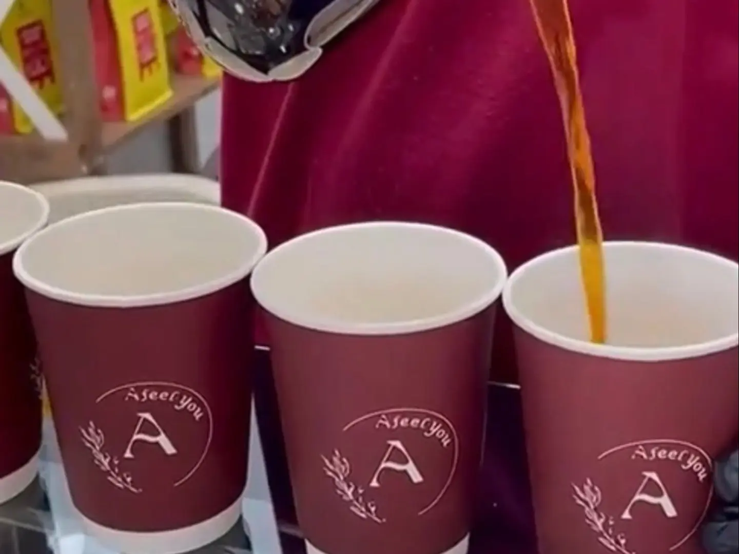 قهوة مقطرة بارد كبير