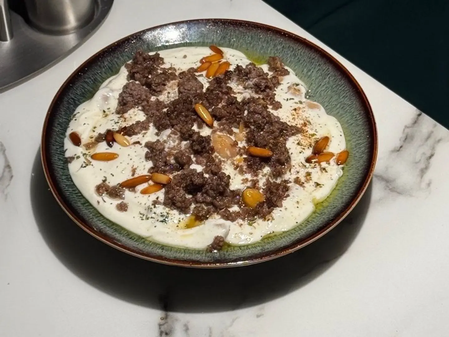 فتة لحم بالحمص