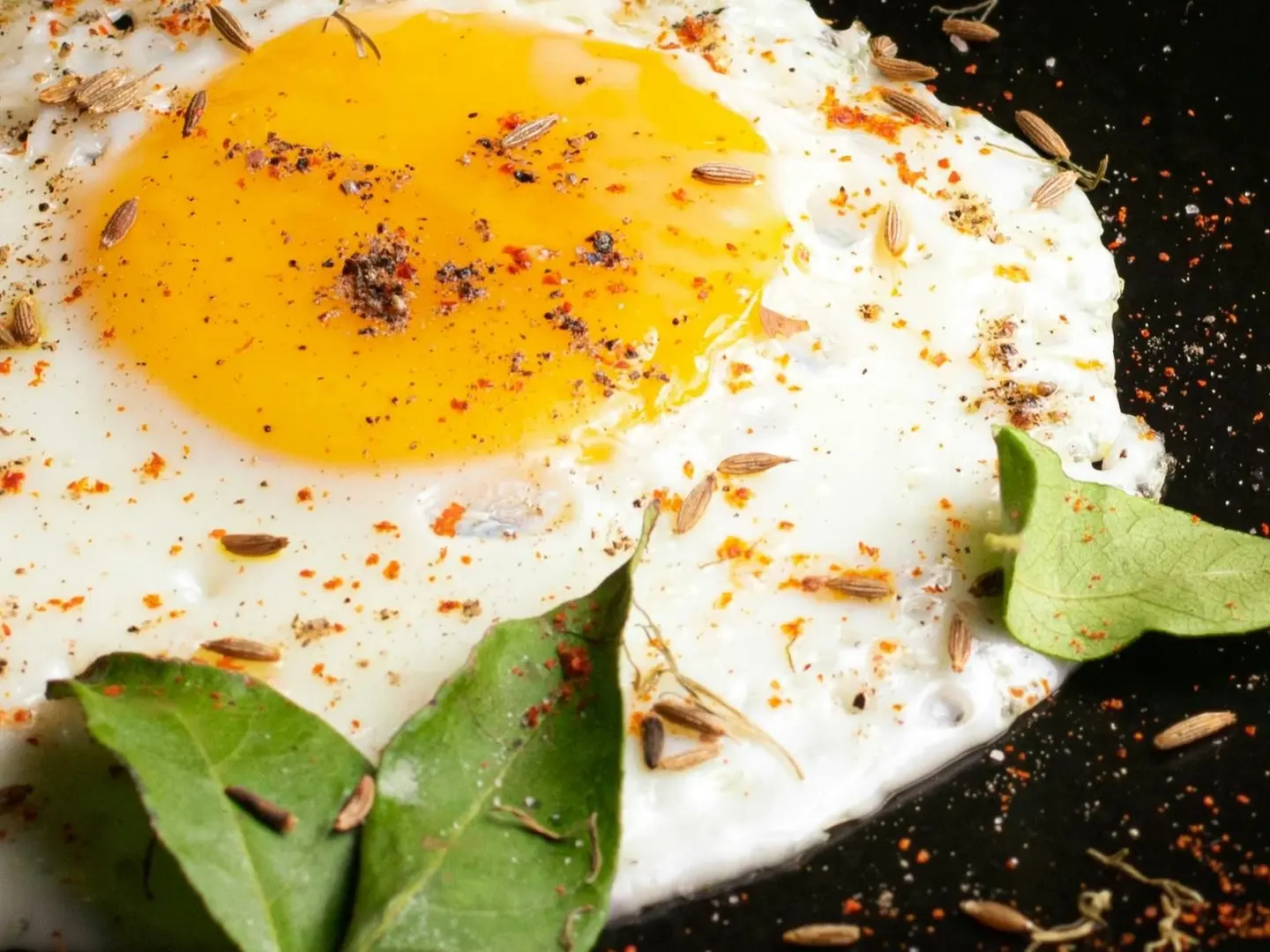 بيض مقلي نصف