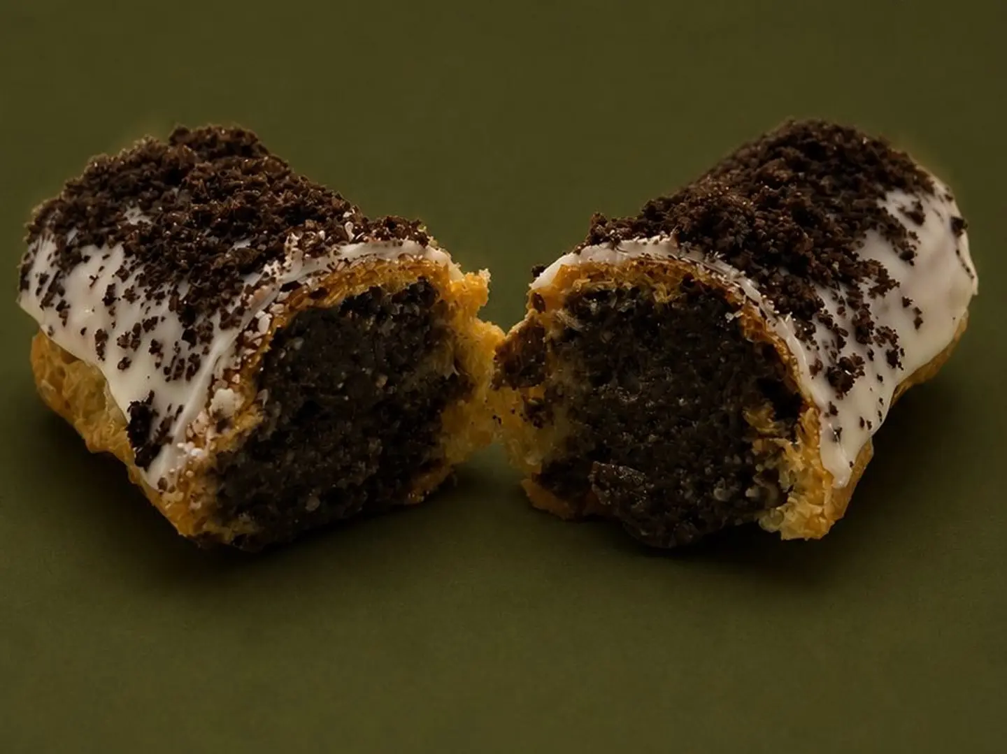 Oreo Eclair