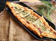 فطيرة لبنة بالزعتر