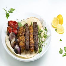نصف كيلو مشكل مشويات ست اسياخ مع رز