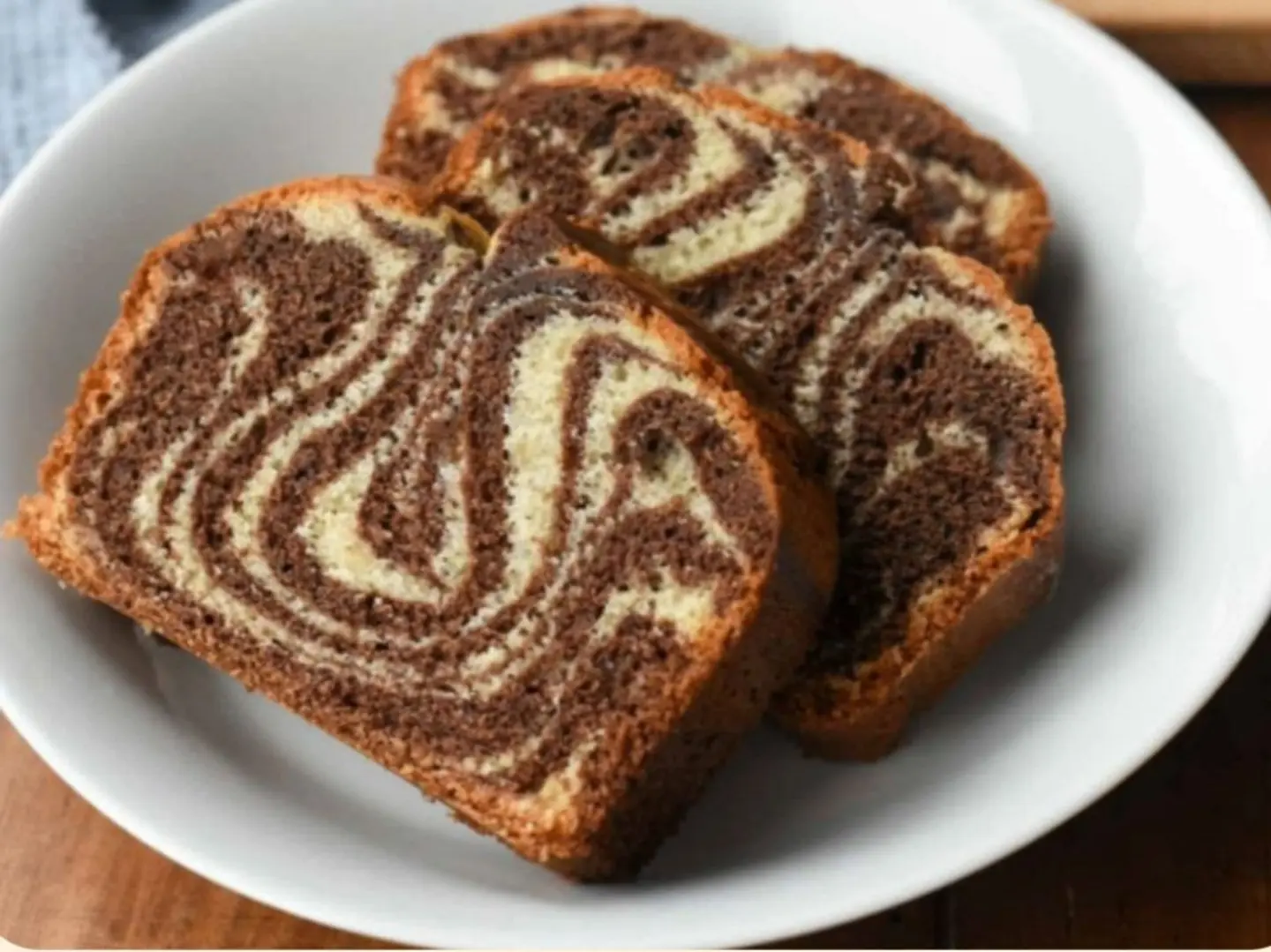 English Chocolate Vanilla Cake